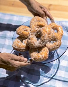 entre berza y pringa: las recetas de malaga pueblo a pueblo-ana abellan ciudad-9788419483218