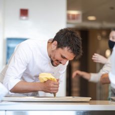 dulce revolución. atrevete con la pastelería en casa-miquel guarro-9788467070668